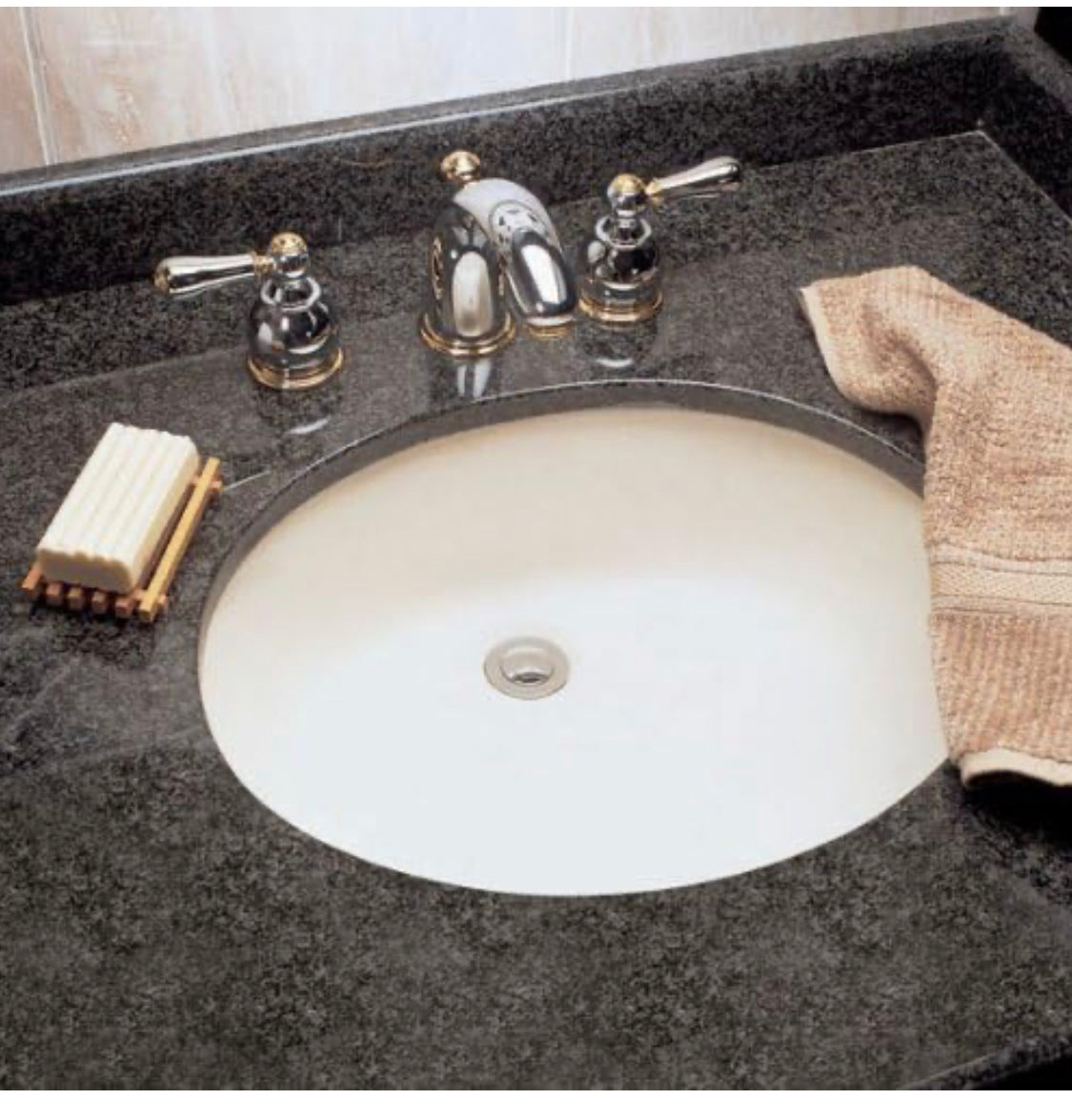 American Standard 495221.020 Ovalyn Ceramic Undermount Oval Bathroom sink, 19.25" L x 16.25" W x 7.18" H, White