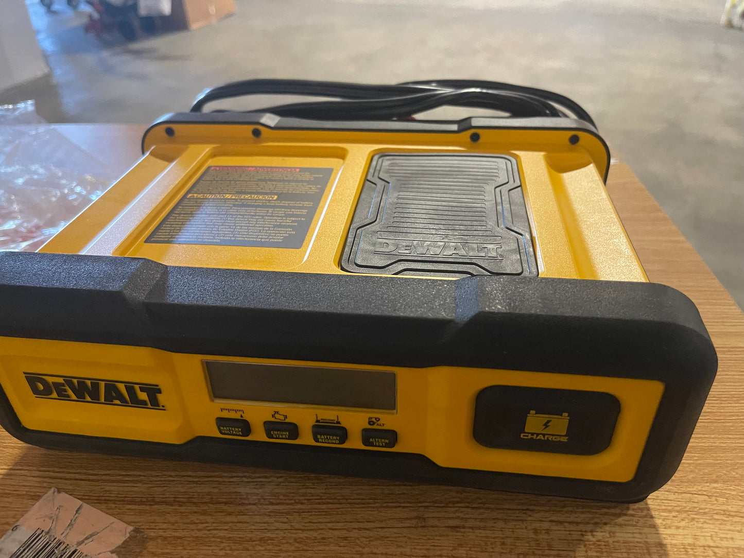 DEWALT
Professional 30 Amp Battery Charger, 3 Amp Battery Maintainer with 100 Amp Engine Start