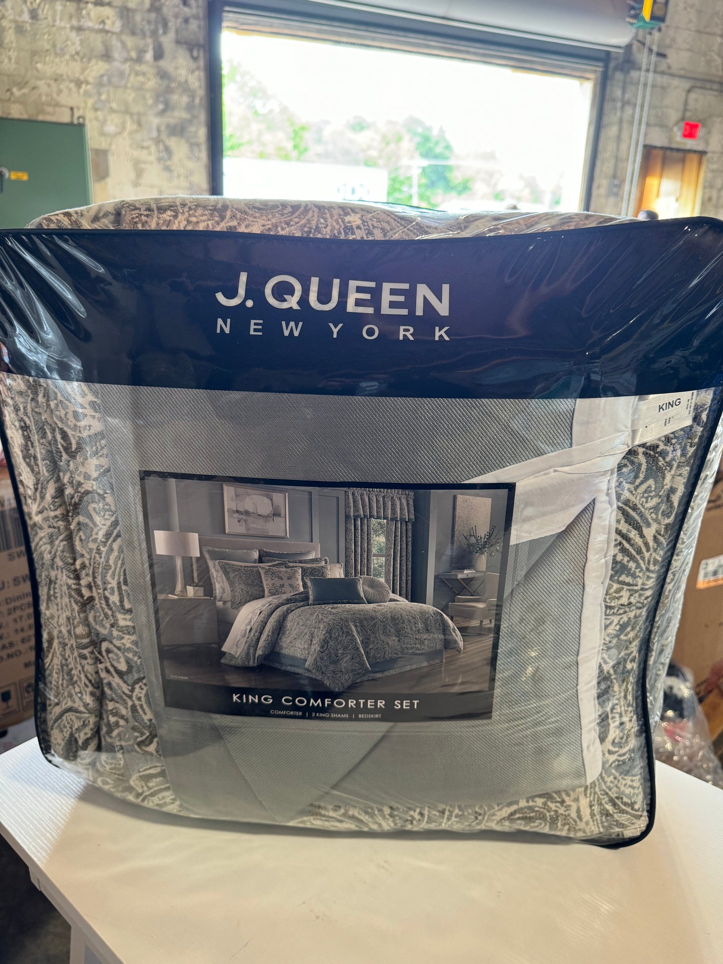 J Queen New York Giovani Spa Comforter Set, king