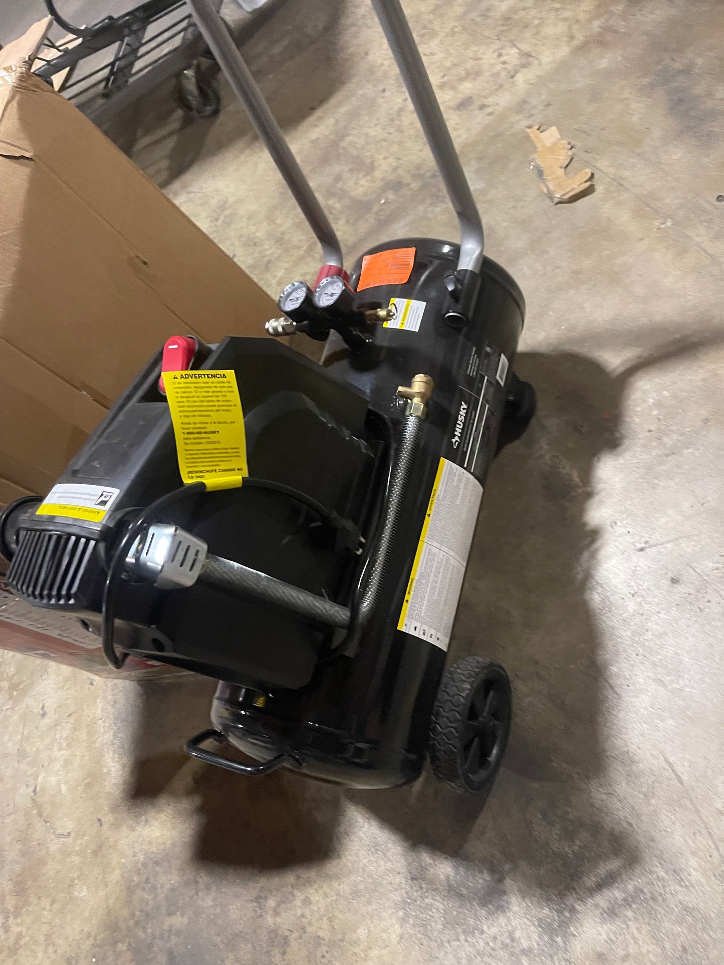 8 Gallon 150PSI Hotdog Air
Compressor