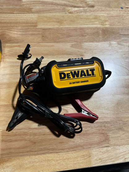 DEWALT DXAEC2 DXAEC2 Professional 2-Amp Automotive Battery Charger and Maintainer