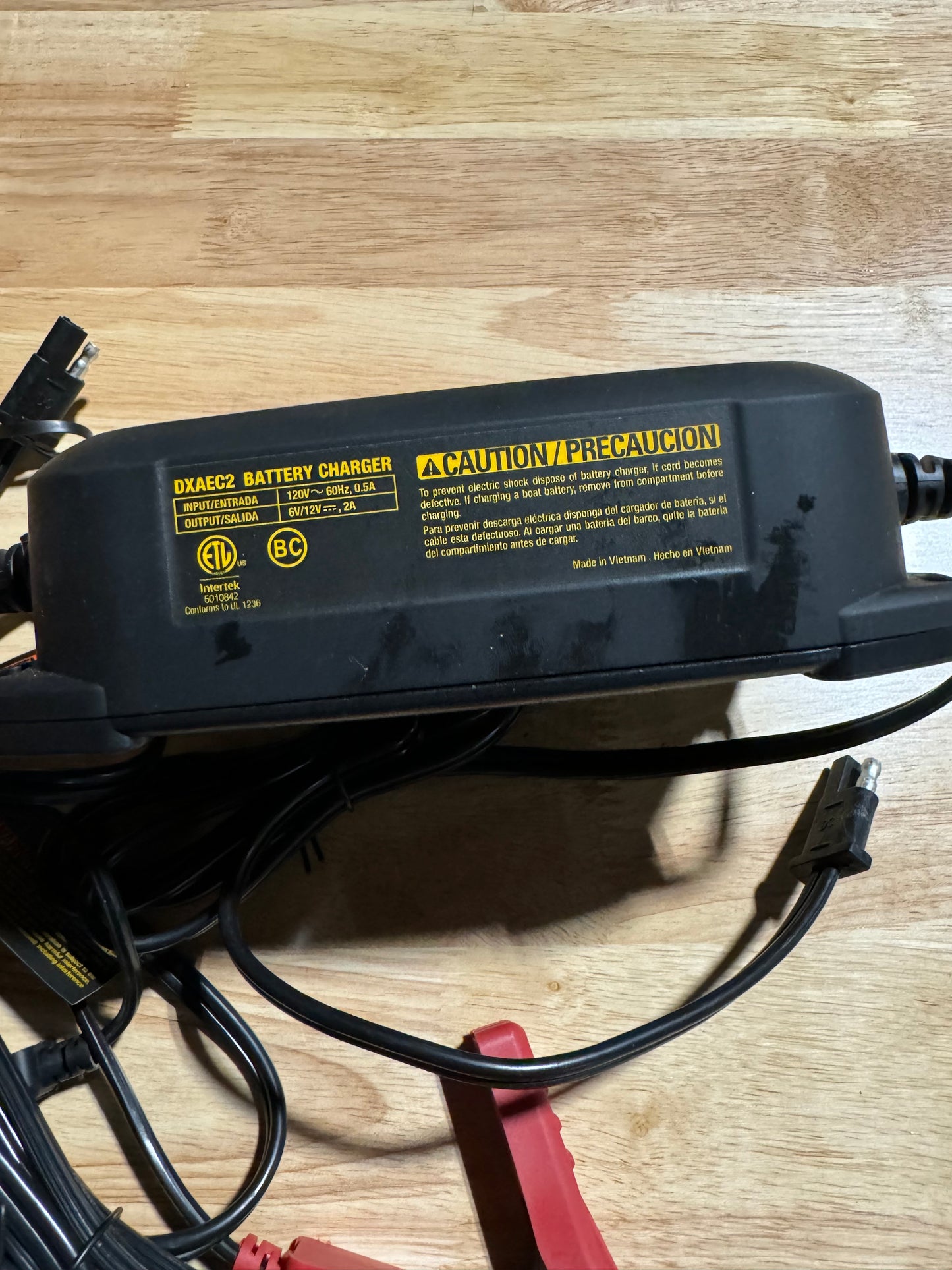 DEWALT DXAEC2 DXAEC2 Professional 2-Amp Automotive Battery Charger and Maintainer