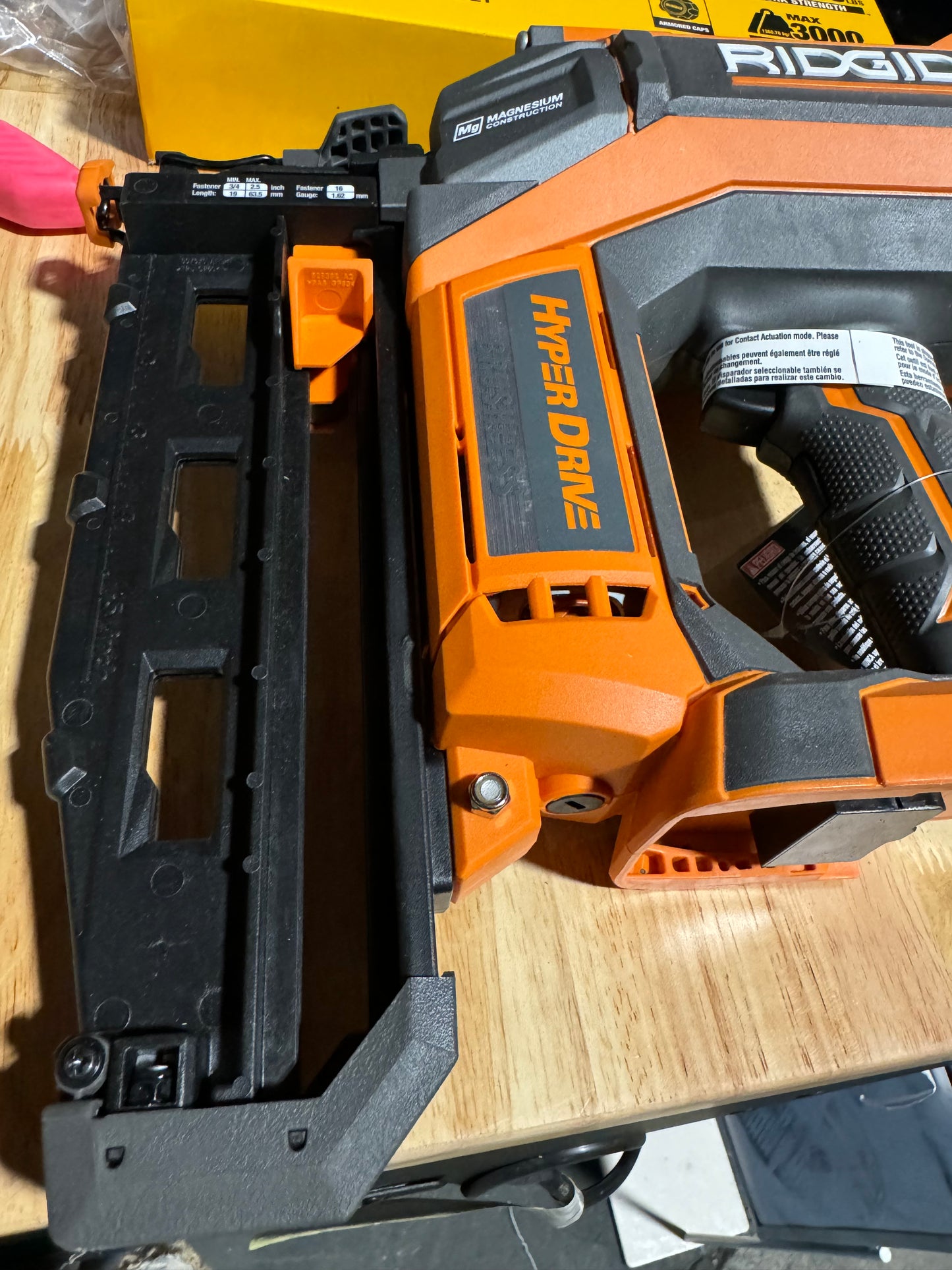 18V Brushless Cordless HYPERDRIVE 16-Gauge 2-1/2 in. Straight Finish Nailer(Tool Only), Belt Clip, Bag, Sample Nails