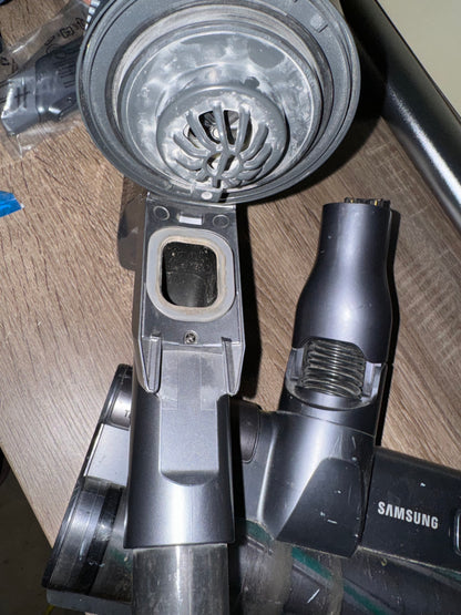 Samsung Jet 75+ Cordless Stick Vacuum with extra battery