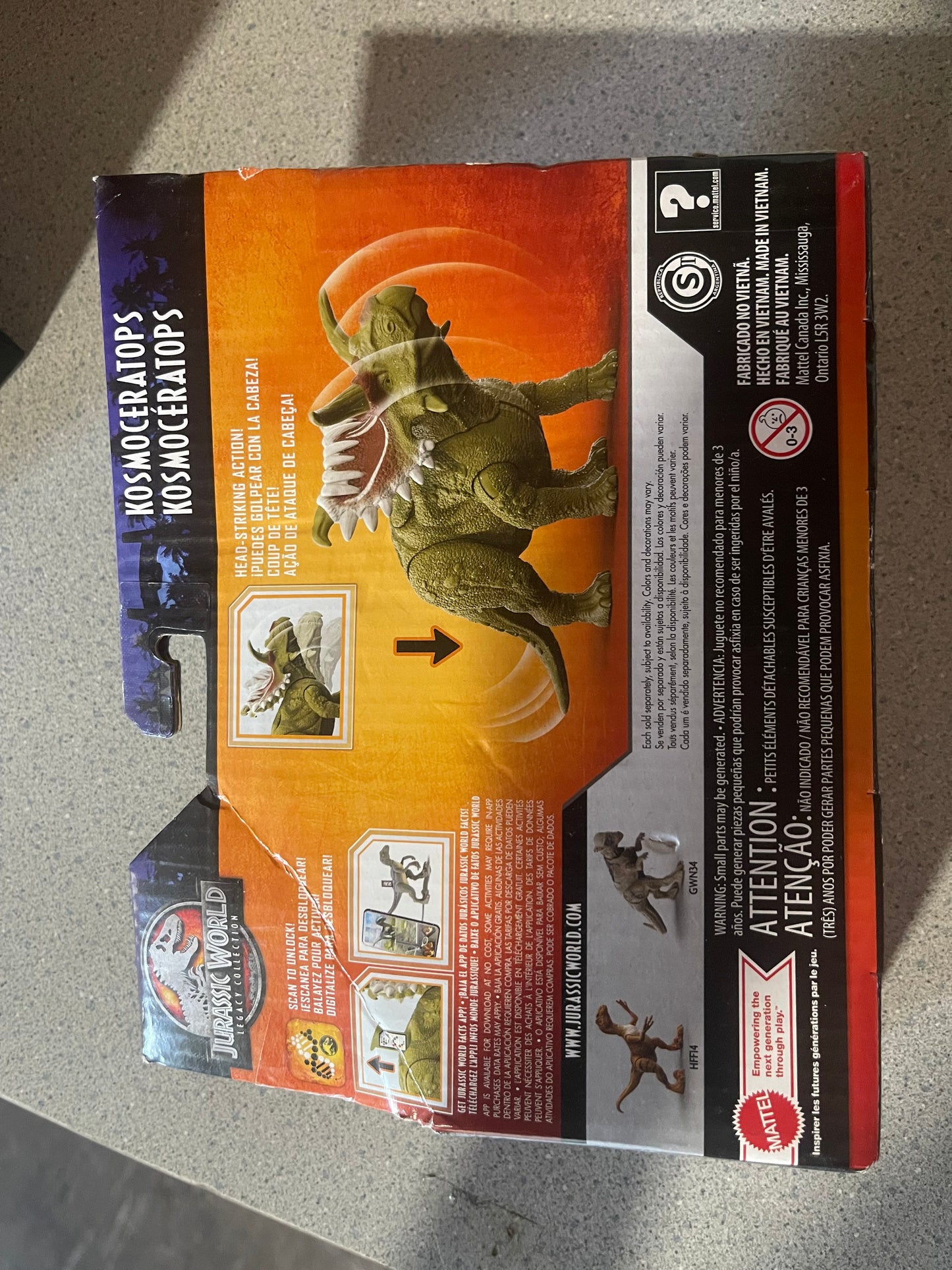 Jurassic World Legacy Collection Kosmoceratops Dinosaur Figure with Attack Action