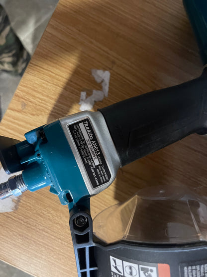 Makita 2-1/2in Pneumatic Roofing/Siding Coil Nailer